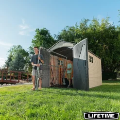 Abri de jardin + plancher Lifetime Landmark en résine coloris beige et marron et gris ép.23 mm surface extérieure 7,77 m²