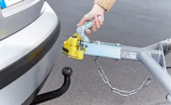 Antivol pour tête d'attelage Mottez A075B jaune compatible l.84 mm et H.63 mm