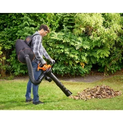 Aspirateur souffleur broyeur filaire 3000 W - 864 m³/h - ratio 16:1 - avec sac de 72 L - Black+Decker BEBLV300-QS