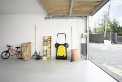 Balayeuse mécanique Kärcher S4 Twin en acier A3 et polypropylène (PP)