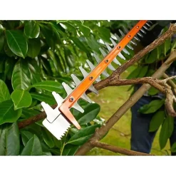 BLACK+DECKER Taille-Haie 60 cm 600 W - BEHTS501-QS - Embout Lame De Scie