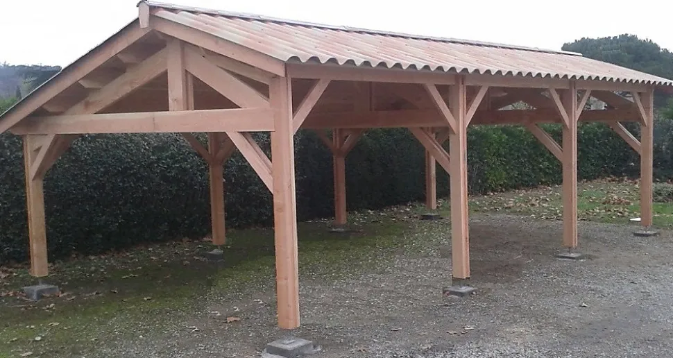 Carport 2 pentes faitage décalé 650cmx1050cm, bois DOUGLAS Français (Charpente en bois-auvent-abri voiture)68 m².Garantie 10 ans