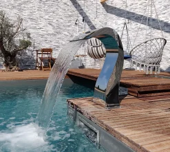 Cascade de Piscine Inox INOX Demi cœur Hauteur 80cm Zenlys Fontaine Décoration
