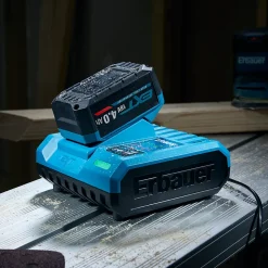 Chargeur de batterie Erbauer 150W 18V