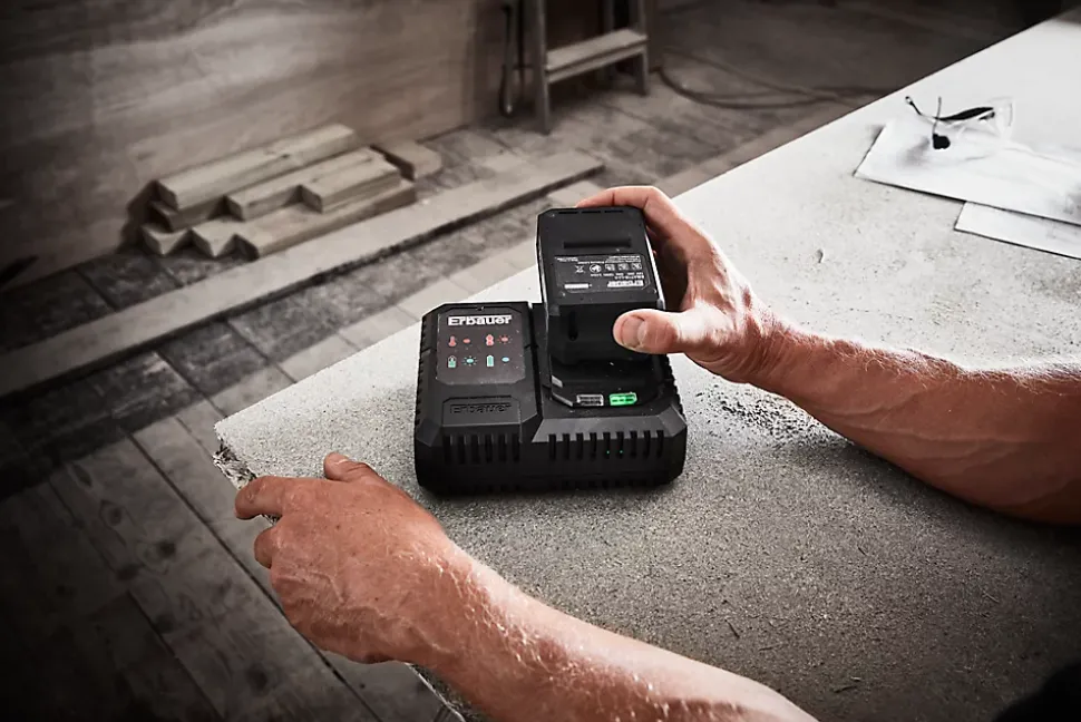 Chargeur de batterie rapide Erbauer 18V