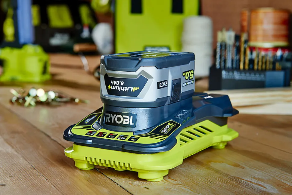 Chargeur de batterie Ryobi RC18150 18V