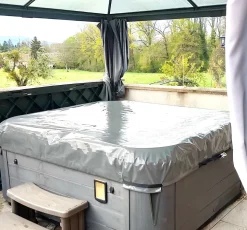 Couverture Cov'In pour Spa Intérieur - Spa Inférieur à 2,6m x 2,6m - Bâche Marron - POOLCO