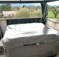 Couverture Cov'In pour Spa Intérieur - Spa Inférieur à 2,6m x 2,6m - Bâche Marron - POOLCO