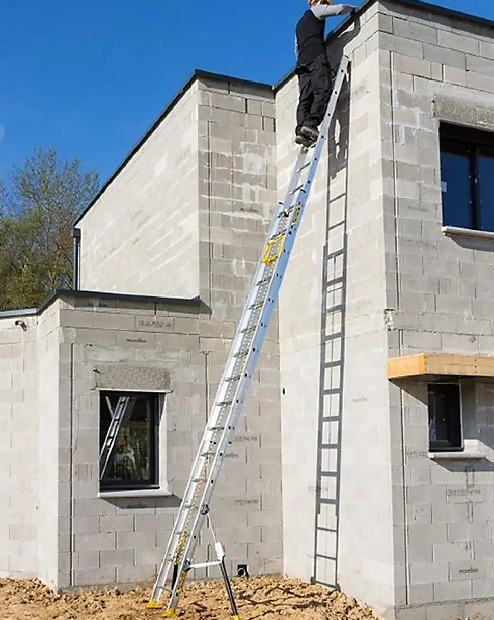 Echelle 2 plans de longueur 10.25m - Pieds stabilisateurs repliables - 2x20 barreaux - 610420