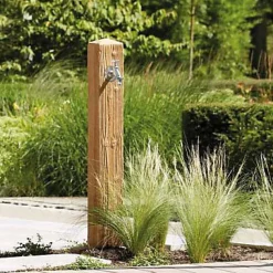 Fontaine de jardin Garantia Wood en polyéthylène imitation bois coloris bois clair H.100 cm