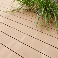 Lame de terrasse composite à clipser marron clair Neva Klikstrom L. 300 cm x l. 14,5 cm