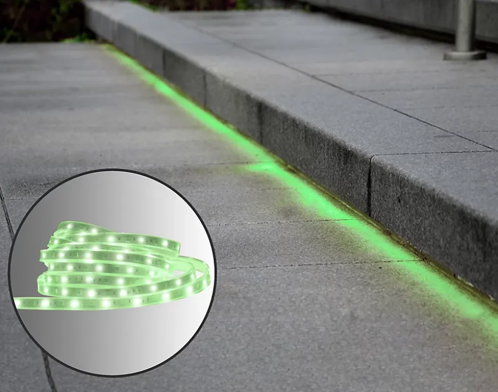 Le LED 'Stripe' outdoor 500 cm, 24 watts, blanc chaud, avec changement de couleur, dimmable, télécommande et accessoires inclus