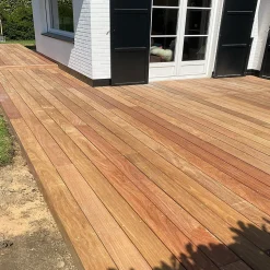 Planches de terrasse bois exotique CUMARU pour 40 m², Longueur 2,45 m.