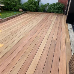 Planches de terrasse bois exotique CUMARU pour 40 m², Longueur 2,45 m.