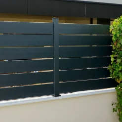 Poteau en aluminium anthracite avec base de fixation en acier pour clôture Neva Klikstrom, H.95cm