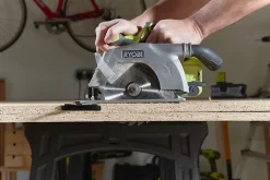Scie circulaire sans fil Ryobi R18CS-0 165mm 18V ( sans batterie)
