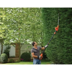 Taille-haie sur perche filaire 550 W - longueur de la lame 51 cm - écartement des dents 22 mm - Black+Decker PH5551-QS