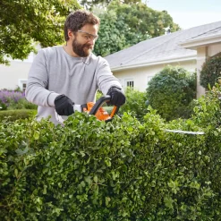 Taille-haies sans fil sur batterie - longueur de la lame 50 cm - écartement des dents 24 mm - Stihl HSA 40 (avec 2 batteries AS2 et 1 chargeur AL1)