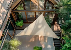 Voile d'ombrage Rivage triangulaire 3,6m de côté grège Jardiline